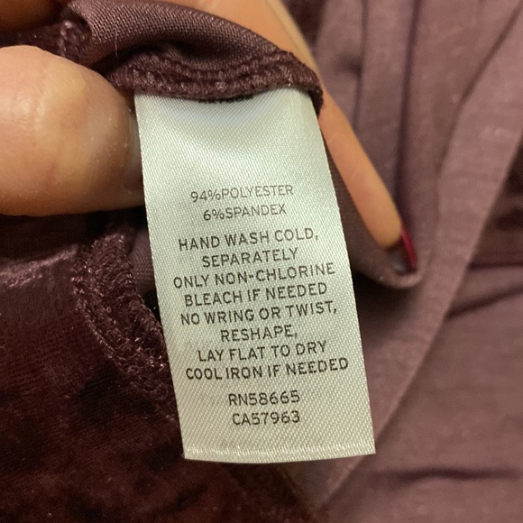 Abound mini skirt with slit. BNWT - Picture 5 of 5